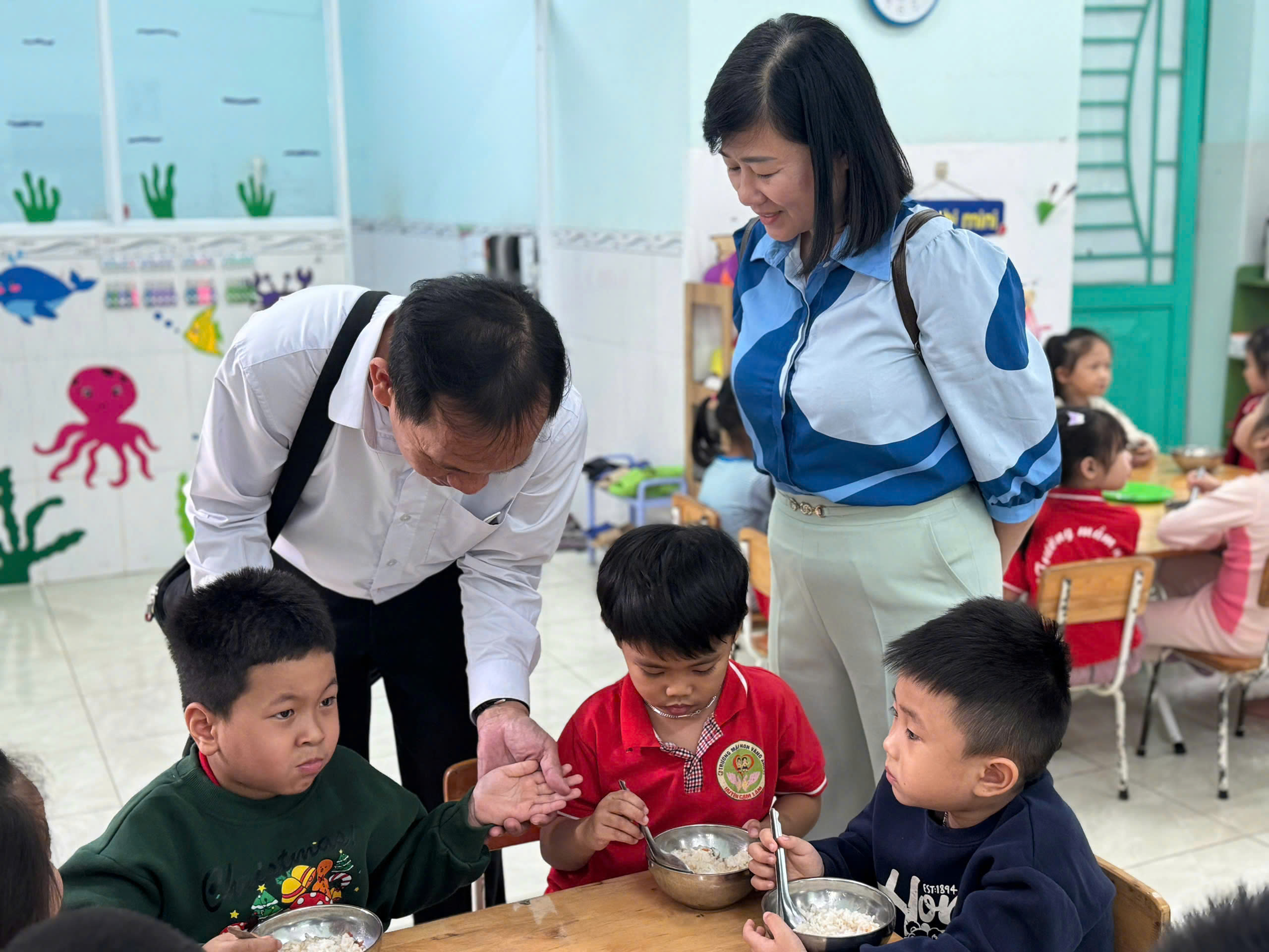 Kiểm tra phòng, chống dịch bệnh tại cơ sở mầm non và trạm y tế